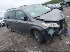 5TDYZ3DC1JS958383 2018 TOYOTA SIENNA