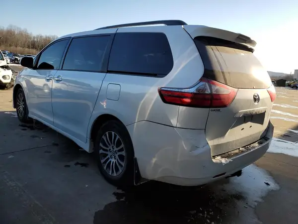 5TDYZ3DC1JS959663 2018 TOYOTA SIENNA - Image 2