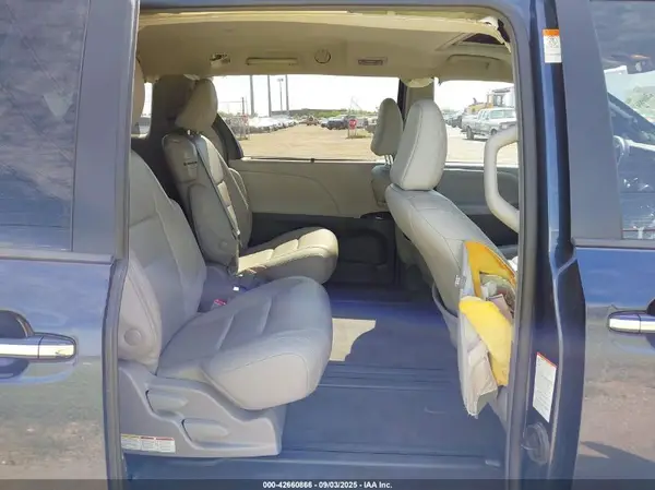 5TDYZ3DC1JS961218 2018 TOYOTA SIENNA - Image 8