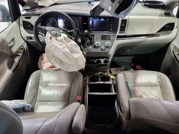 5TDYZ3DC1JS962398 2018 TOYOTA SIENNA - Image 8