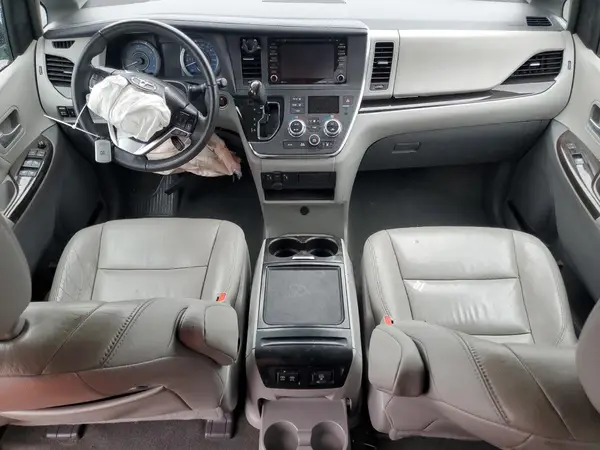 5TDYZ3DC1JS965141 2018 TOYOTA SIENNA - Image 8