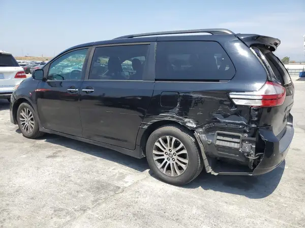 5TDYZ3DC1KS004203 2019 TOYOTA SIENNA - Image 2