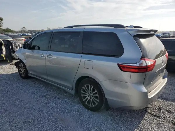 5TDYZ3DC1KS004539 2019 TOYOTA SIENNA - Image 2