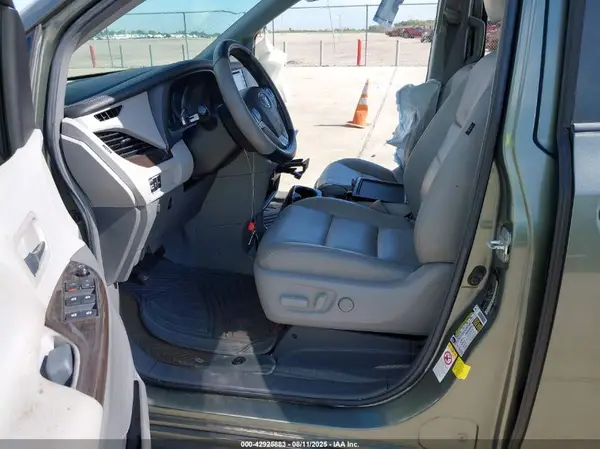 5TDYZ3DC1KS008414 2019 TOYOTA SIENNA - Image 8