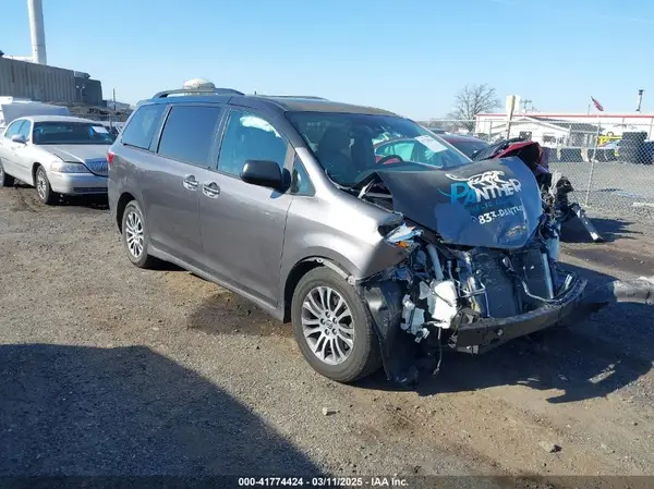 5TDYZ3DC1KS009336 2019 TOYOTA SIENNA - Image 1