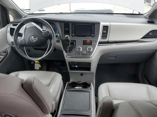 5TDYZ3DC1KS015587 2019 TOYOTA SIENNA - Image 8