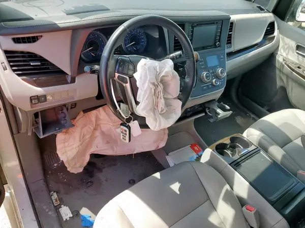 5TDYZ3DC1KS016030 2019 TOYOTA SIENNA - Image 8