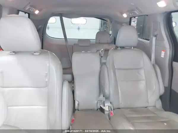 5TDYZ3DC1KS016206 2019 TOYOTA SIENNA - Image 8