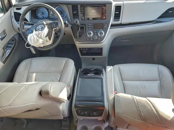 5TDYZ3DC1KS017050 2019 TOYOTA SIENNA - Image 8