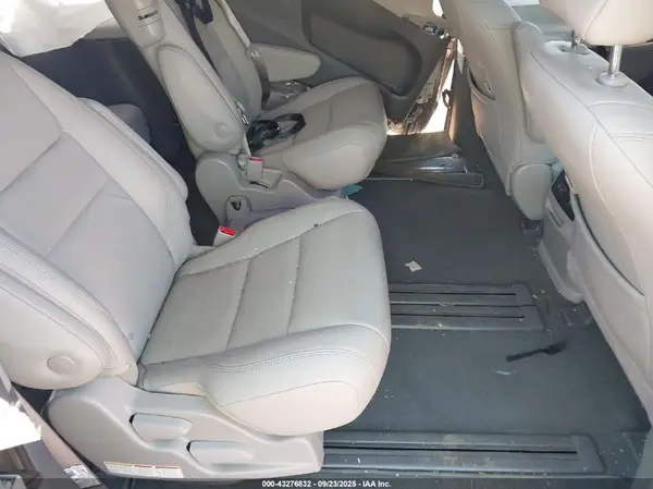 5TDYZ3DC1KS020501 2019 TOYOTA SIENNA - Image 8