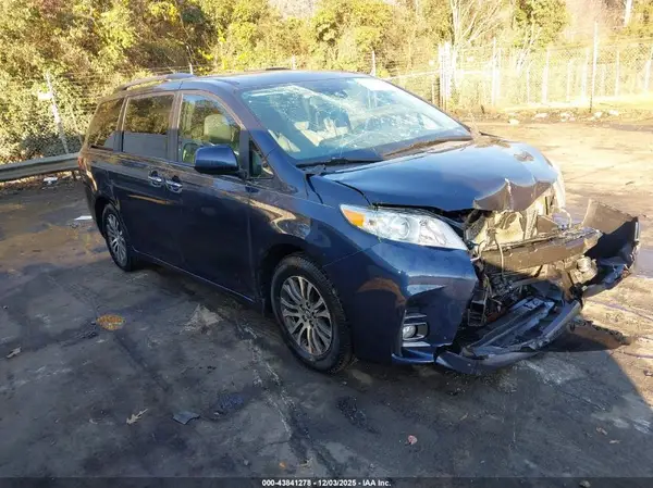 5TDYZ3DC1KS966226 2019 TOYOTA SIENNA - Image 1