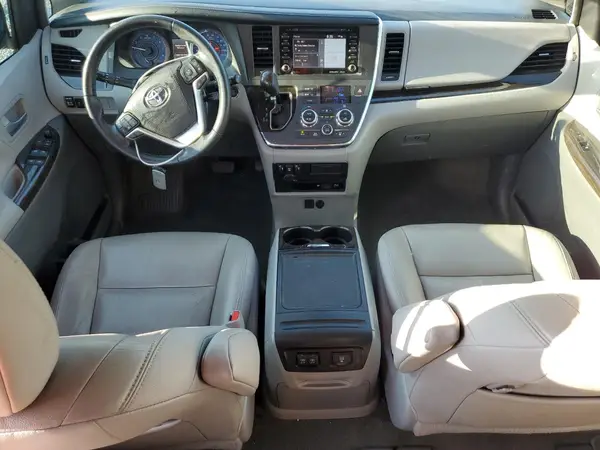 5TDYZ3DC1KS966744 2019 TOYOTA SIENNA - Image 8