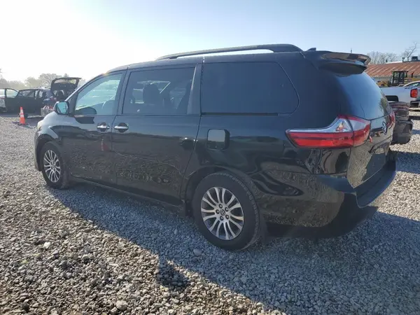 5TDYZ3DC1KS969126 2019 TOYOTA SIENNA - Image 2