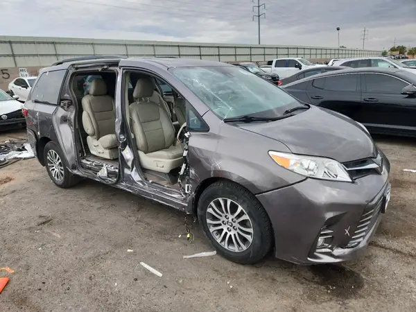 2019 TOYOTA SIENNA COPART lot 71812355 auction photo 4