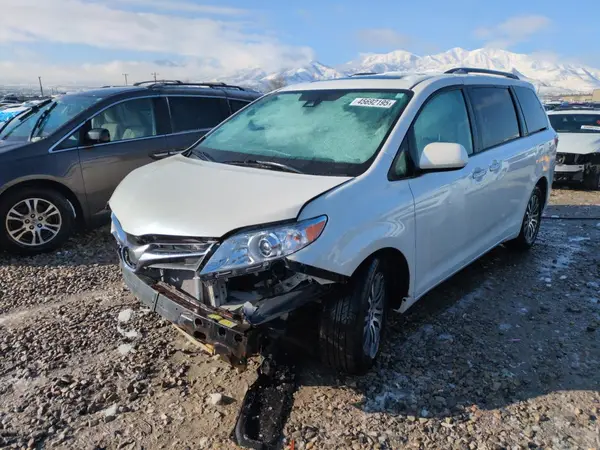 5TDYZ3DC1KS982412 2019 TOYOTA SIENNA - Image 1