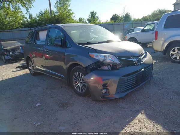 5TDYZ3DC1KS987237 2019 TOYOTA SIENNA - Image 1