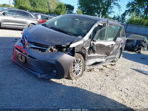 5TDYZ3DC1KS987237 2019 TOYOTA SIENNA - Image 2