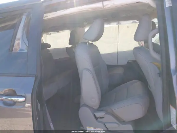 5TDYZ3DC1KS987237 2019 TOYOTA SIENNA - Image 8