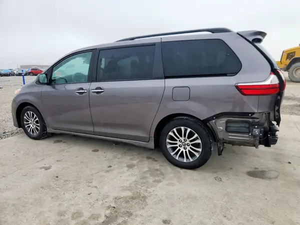 5TDYZ3DC1KS991546 2019 TOYOTA SIENNA - Image 2