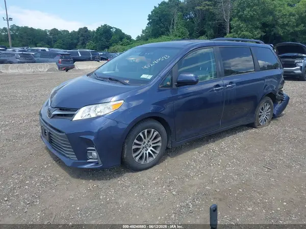 5TDYZ3DC1LS045304 2020 TOYOTA SIENNA - Image 2