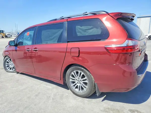 5TDYZ3DC1LS051233 2020 TOYOTA SIENNA - Image 2