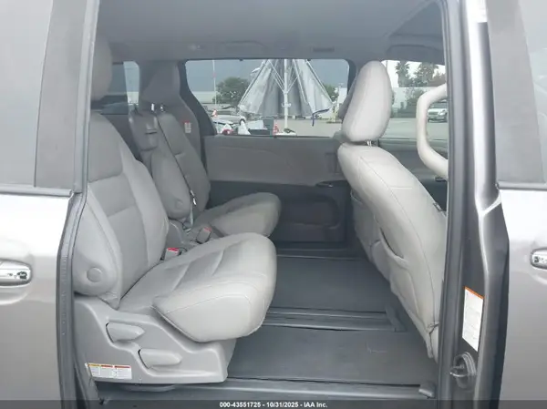 5TDYZ3DC1LS051877 2020 TOYOTA SIENNA - Image 8