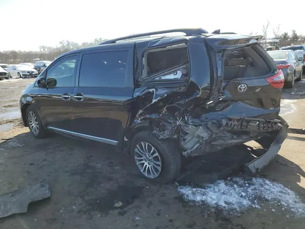 5TDYZ3DC1LS053676 2020 TOYOTA SIENNA - Image 2