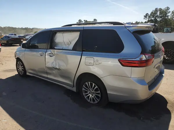 5TDYZ3DC1LS060868 2020 TOYOTA SIENNA - Image 2
