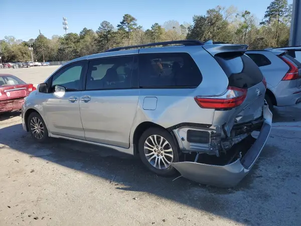 5TDYZ3DC1LS078223 2020 TOYOTA SIENNA - Image 2