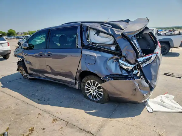 5TDYZ3DC1LS081946 2020 TOYOTA SIENNA - Image 2
