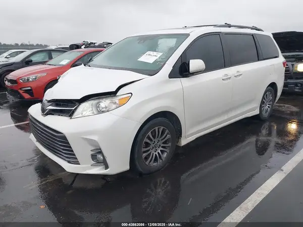 5TDYZ3DC1LS083311 2020 TOYOTA SIENNA - Image 2