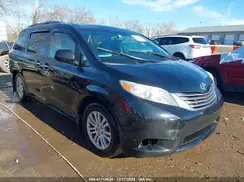5TDYZ3DC2HS770577 2017 TOYOTA SIENNA