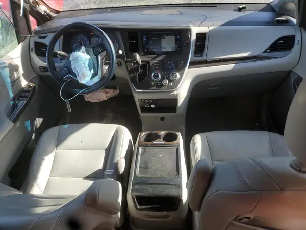 5TDYZ3DC2HS778534 2017 TOYOTA SIENNA - Image 8
