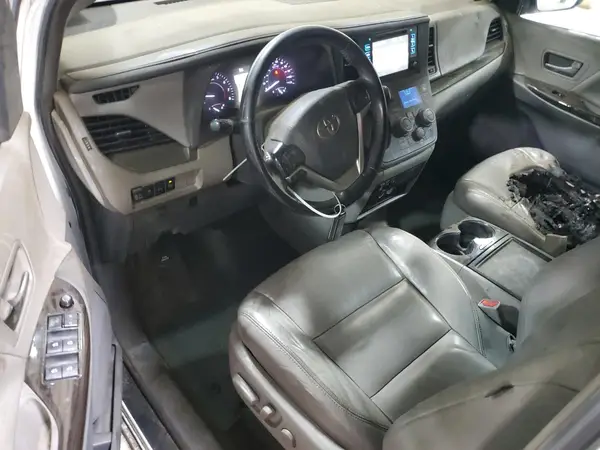 5TDYZ3DC2HS790649 2017 TOYOTA SIENNA - Image 8