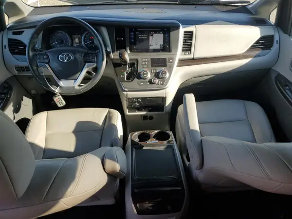 5TDYZ3DC2HS791896 2017 TOYOTA SIENNA - Image 8