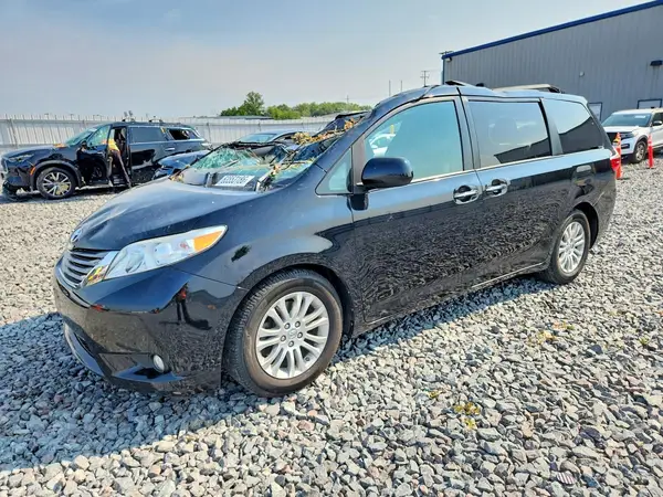 5TDYZ3DC2HS794183 2017 TOYOTA SIENNA - Image 1