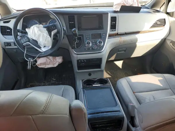 5TDYZ3DC2HS808633 2017 TOYOTA SIENNA - Image 8