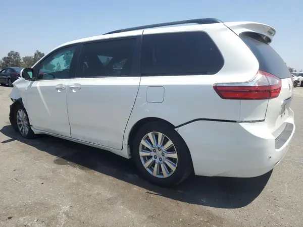 5TDYZ3DC2HS809300 2017 TOYOTA SIENNA - Image 2
