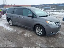 5TDYZ3DC2HS811385 2017 TOYOTA SIENNA