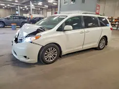 5TDYZ3DC2HS818644 2017 TOYOTA SIENNA