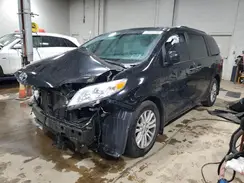 5TDYZ3DC2HS819440 2017 TOYOTA SIENNA