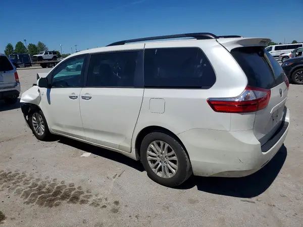 5TDYZ3DC2HS821415 2017 TOYOTA SIENNA - Image 2