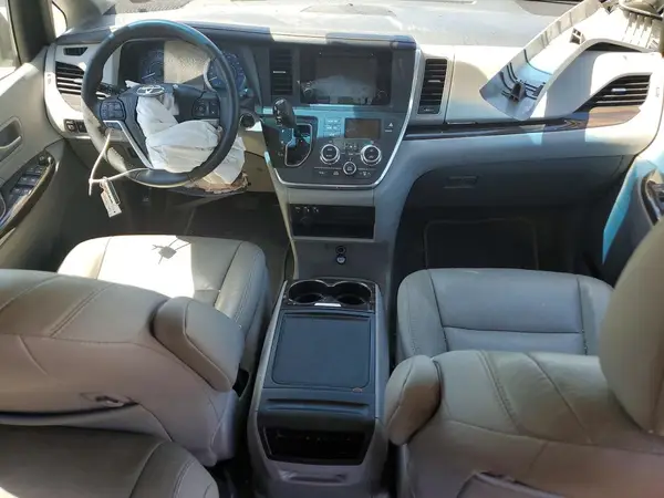 5TDYZ3DC2HS821415 2017 TOYOTA SIENNA - Image 8