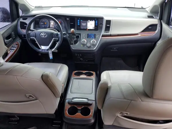 5TDYZ3DC2HS821771 2017 TOYOTA SIENNA - Image 8