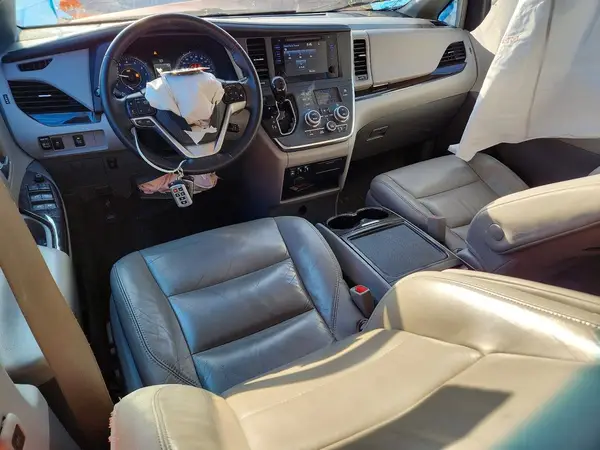 5TDYZ3DC2HS822970 2017 TOYOTA SIENNA - Image 8