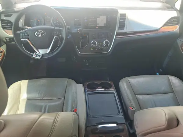 5TDYZ3DC2HS824282 2017 TOYOTA SIENNA - Image 8