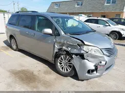 5TDYZ3DC2HS832530 2017 TOYOTA SIENNA