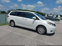 5TDYZ3DC2HS833418 2017 TOYOTA SIENNA