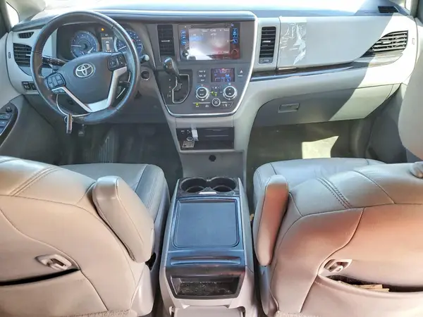 5TDYZ3DC2HS835119 2017 TOYOTA SIENNA - Image 8