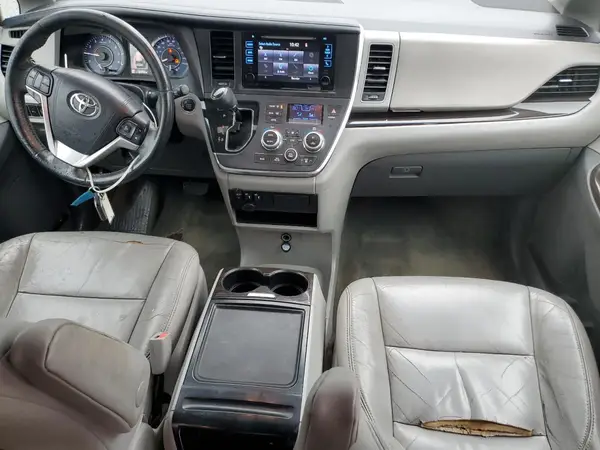 5TDYZ3DC2HS836433 2017 TOYOTA SIENNA - Image 8